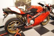 Picture 9 - Ducati Motorbike 749 R Genuine Carbon Masterpiece motorbike
