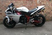 Picture 2 - 2009 Yamaha YZF R1 motorbike