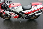 Picture 7 - Yamaha RZV500R RD500 motorbike