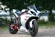 Picture 2 - Yamaha R1 2009 Big Bang 14b Huge Spec, low mileage motorbike
