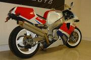 Picture 3 - Yamaha FZR750 FZR750R OWO1 motorbike