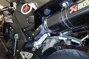 Picture 6 - 2010 Yamaha YZF R1 Big Bang Jorge Lorenzo TT Replica motorbike