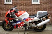 Picture 2 - Honda VFR 750RR RC45 motorbike