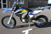 Picture 8 - Husaberg FE 450 13 in blue & yellow, 1 owner, Akrapovic system switchable mapping motorbike