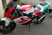 Picture 2 - Yamaha TZR 250 3XV in Red & White motorbike