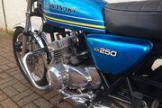 Picture 3 - Kawasaki KH 250 1976 motorbike