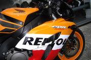 Picture 5 - Honda CBR 1000 RR-5 Repsol Fireblade motorbike