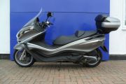 Picture 7 - Piaggio X10 350 with top box motorbike