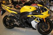 Picture 3 - 2006 Yamaha YZF R1 Kenny Roberts Special 50th Anniversary Limited Edition Mint motorbike