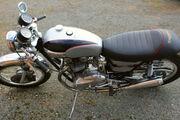 Picture 6 - Triumph Bonneville T140E motorbike