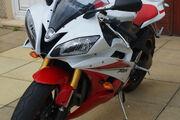 Picture 3 - Stunning Yamaha R6 2007 motorbike