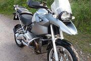 Picture 3 - BMW R1200GS - 2006 GREY - Non ABS with BMW Tankbag & Topbox motorbike