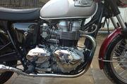 Picture 5 - 2001 Triumph T100 Bonneville 790cc, Genuine 600 Miles from New motorbike