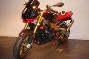 Picture 2 - Aprilia Tuono 1000 Factory 2010 motorbike
