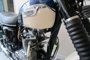 Picture 6 - Triumph T100 500cc motorbike