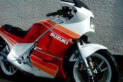 Picture 2 - 1985 Suzuki RG250 Gamma – Rare Color Scheme, Low Mileage, Original Condition motorbike
