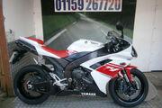 Picture 2 - 2008 Yamaha YZF-R1 in red and white, Fantastic Example motorbike