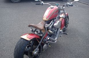 Harley Davidson custom choper red/gold low rider hardtail 703 miles motorbike