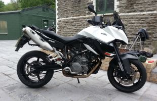 KTM 990 smt motorbike