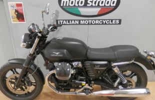 Moto Guzzi V7 STONE in Matt Black motorbike