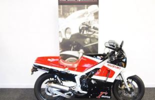 Suzuki Motorbike RG500 ORIGINAL UK BIKE PRISTINE motorbike