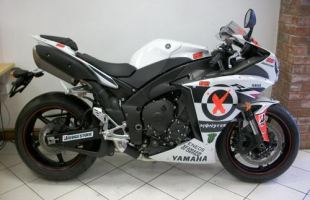 Yamaha YZF-R1 LORENZO OR ROSSI  EDITION...NEW WITH A 0% Finance OPTION motorbike