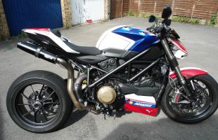 Ducati Streetfighter WITH A DIFFERANCE motorbike