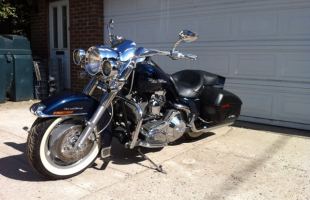 Harley davidson FLHRSI road king custom 1 owner from new covered 2000 miles. motorbike