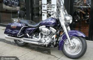 Harley-Davidson CVO FLHRSE3 SCREAMIN EAGLE CVO ROAD KING motorbike