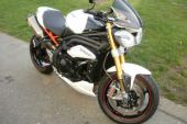2012 Triumph SPEED TRIPLE R 1050 ABS Only 2200 Miles !!!! for sale